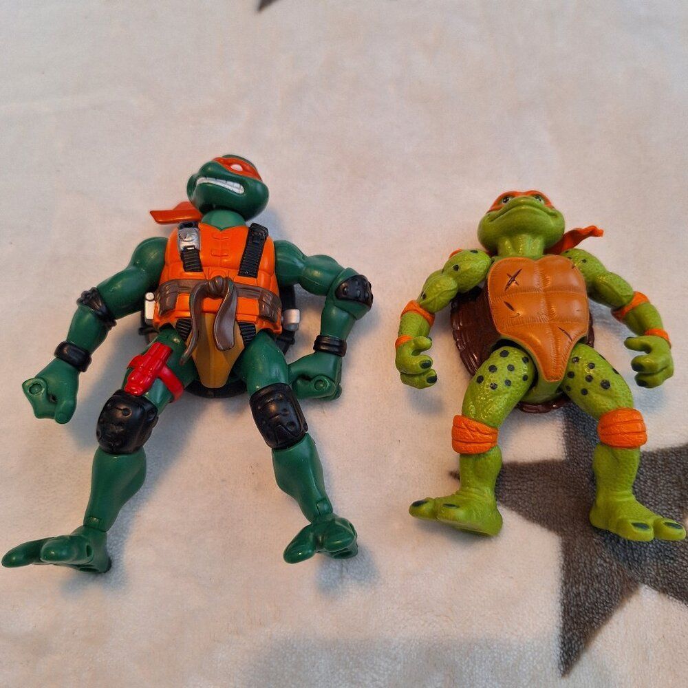 Lot of 2‎ Michelangelo TMNT Figures 2005 Monster Trappers & 2023 Movie Star